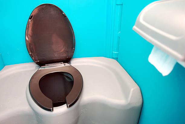 Best Portable restroom trailer rental  in Ashland, OH