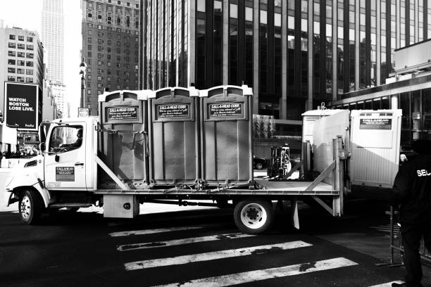 Best Portable restroom trailer rental  in Ashland, OH